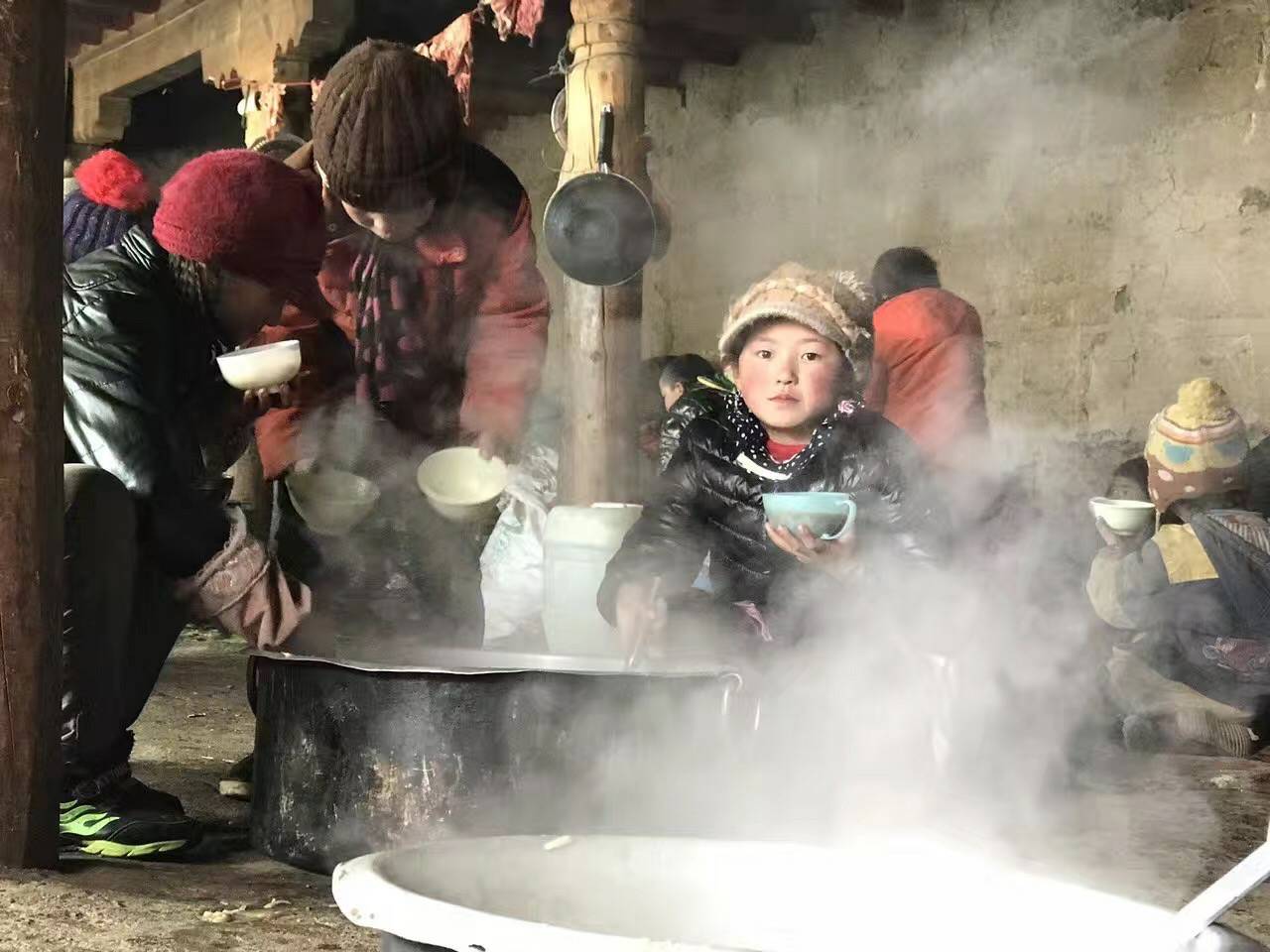 开云手机入口站登录官网-开云(中国)公益回顾丨家国同欢月同圆 温暖满载甘孜州(图10) 开云手机入口站登录官网-开云(中国)公益回顾丨家国同欢月同圆 温暖满载甘孜州(图10)